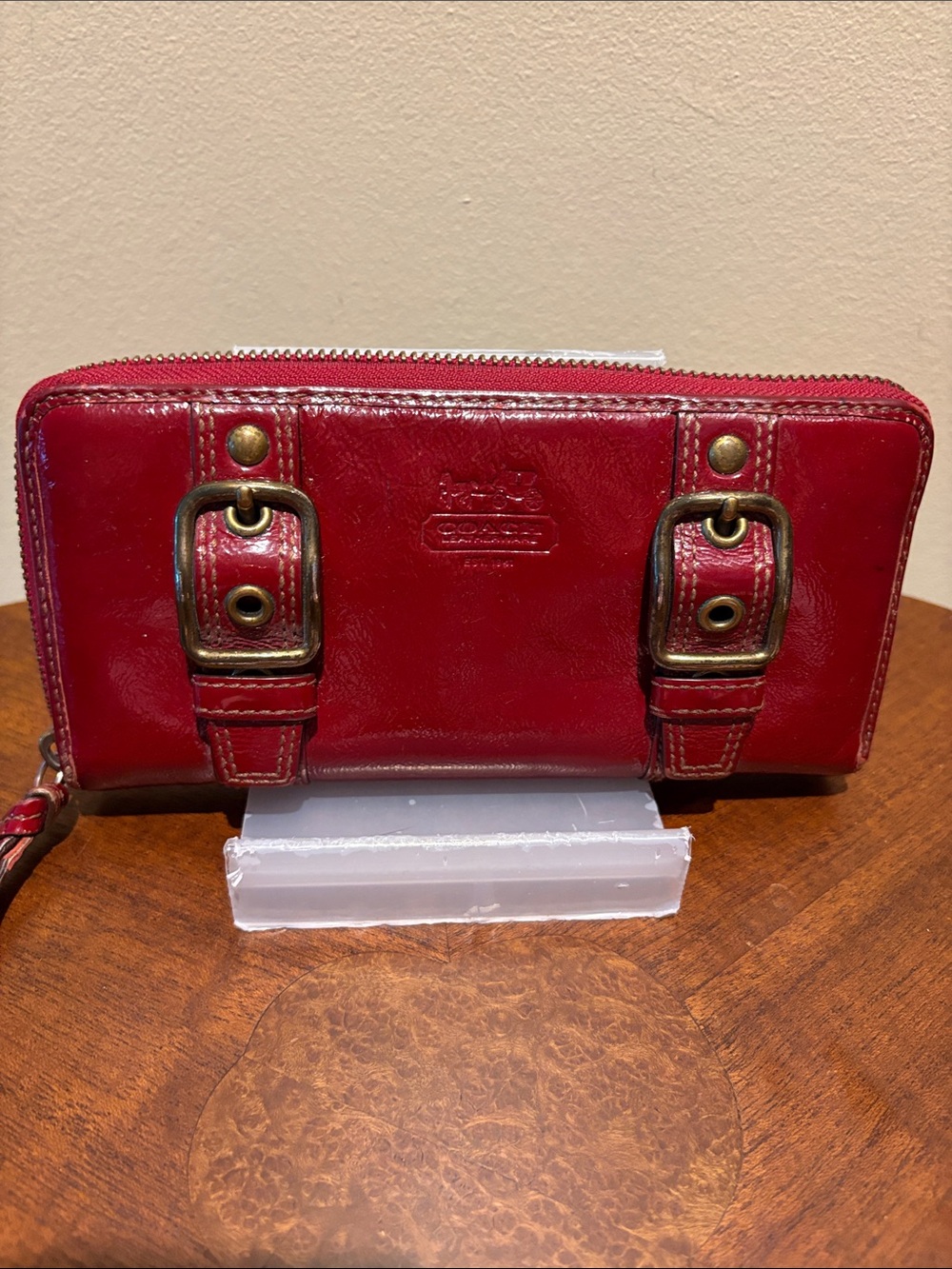 Coach Vintage  Wallet  long wallet
Brass Buckle Accents  Autumn red patent leat